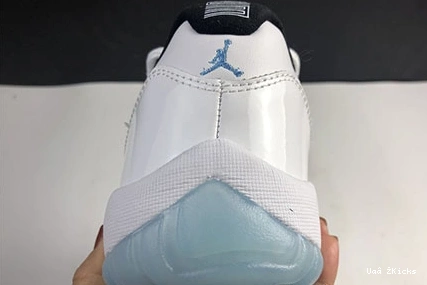 Air ”Legend 11 Blue“ Jordan 700 Sleek Low AV2187-117 0807